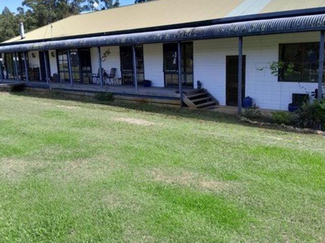 Spacious 8 Acre Home in Newmerella Modern, Fully Fenced with Garage