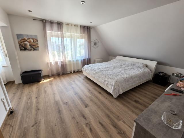 Spacious 100 m² Furnished Apartment with Sauna, Terrace and Garage – Enjoy Living and Working Surrounded by Nature with Forest Views!