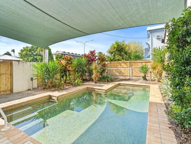 Spacious 102m² Apartment in a Prime Cairns North Position