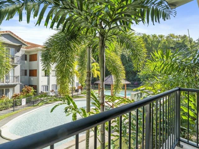 Spacious 145mÂ² Apartment in the Clifton Views Retreat Just 400m from the Beach