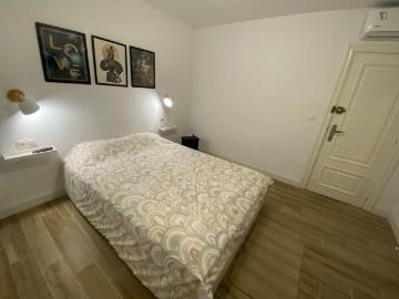 Spacious 16m2 double bedroom in Alicante city center