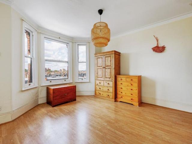 Spacious 1 bed close by Fulham and Parsons Green