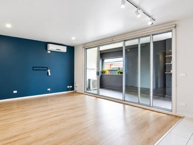 Spacious 1 Bedroom Apartment in a Peaceful Boutique Complex