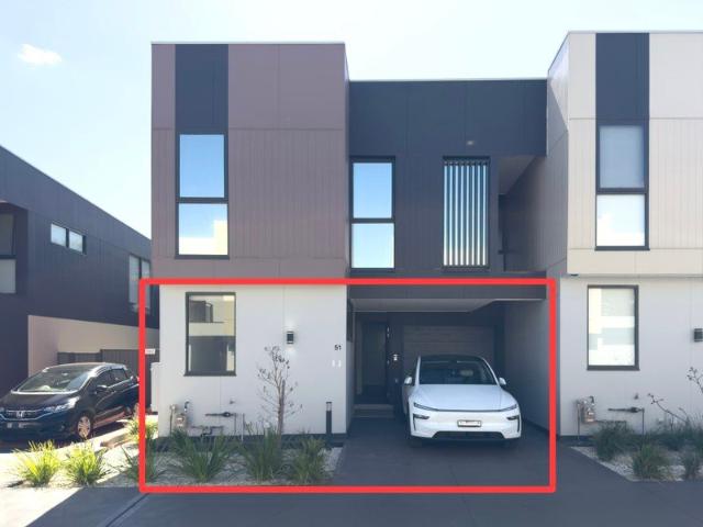Spacious 1 Bedroom Apartment in Ground Floor for Lease