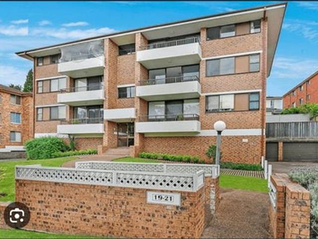Spacious 1 Bedroom Apartment in Prime West Ryde Location