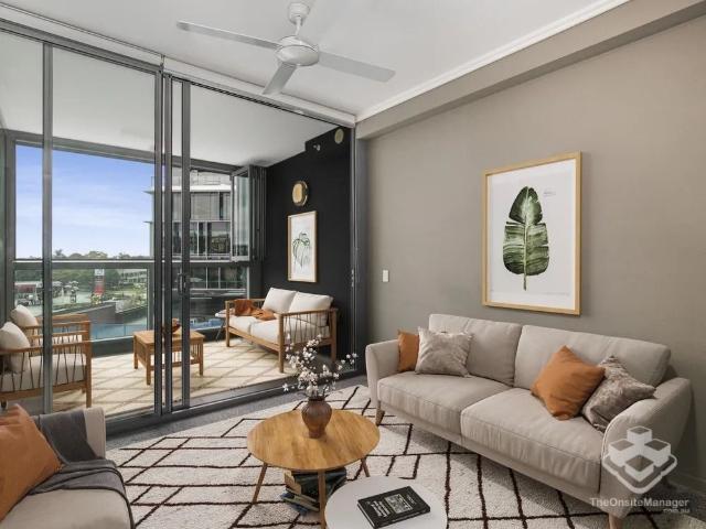 Spacious 1 Bedroom Apartment with Flexible Living Space
