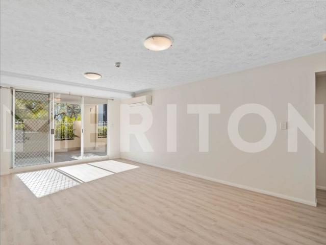 SPACIOUS 1 BEDROOM APARTMENT WITH LARGE PATIO!