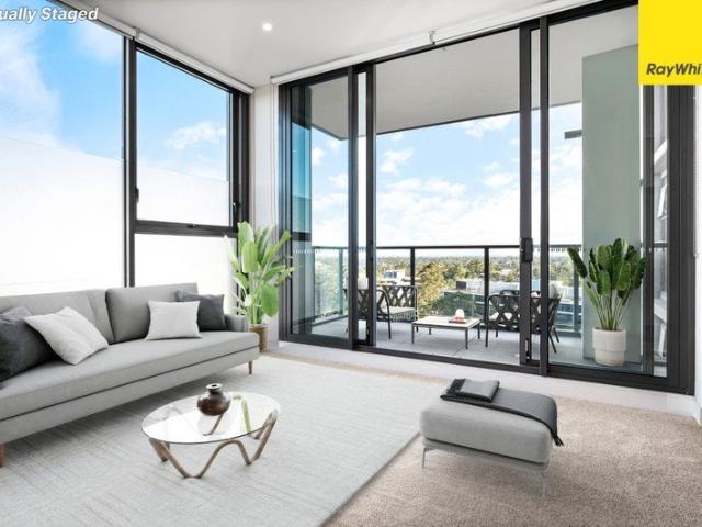 Spacious Apartment with Stunning Sydney Skyline Views, Steps from North Ryde Metro