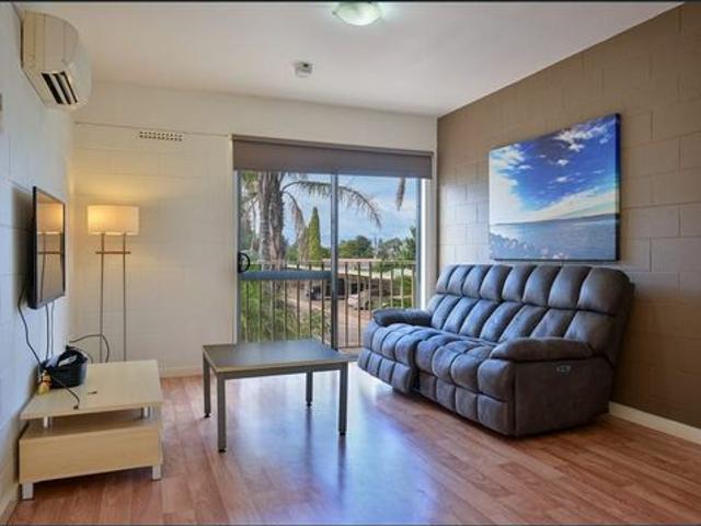 Spacious 1 Bedroom Apartment with Parking