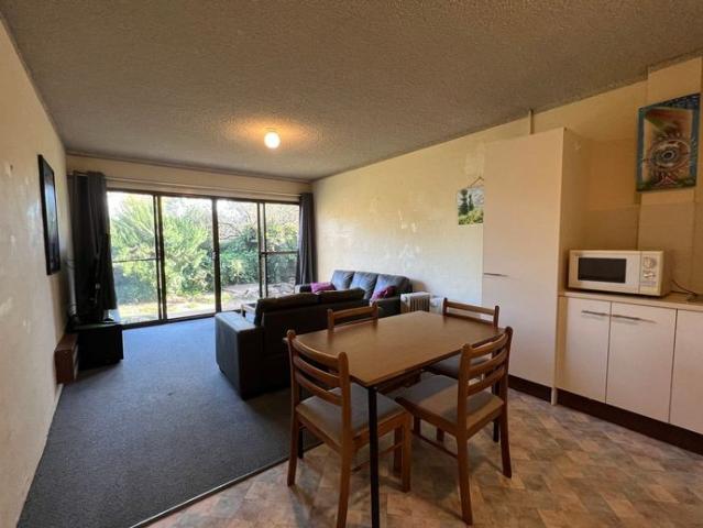 Spacious 1 Bedroom Apartment