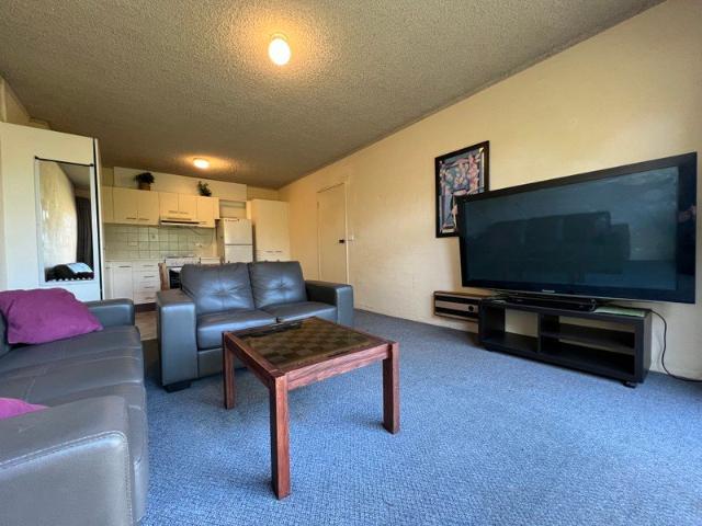 Spacious 1 Bedroom Apartment