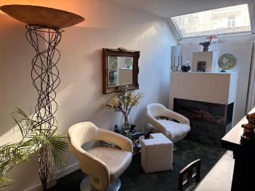 Spacious 1 Bedroom Apartment 80 m² with Terrace in Oud Zuid, Amsterdam
