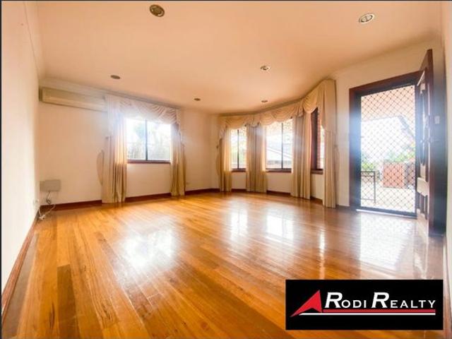 Spacious 1 Bedroom Granny Flat