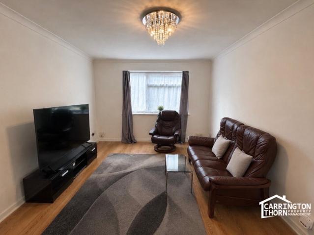 Spacious 1 bedroom flat | Great Location | Parking