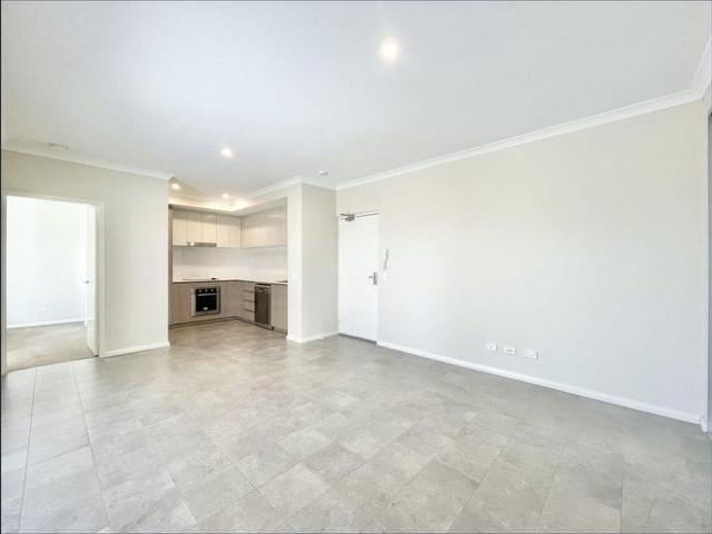 Spacious 1 Bedroom modern unit available Thursday, 10/09/2026