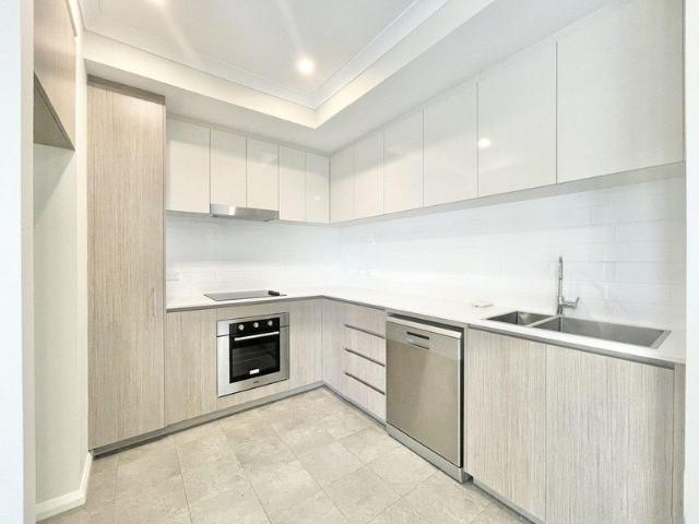 Spacious 1 Bedroom modern unit available Thursday, 10/09/2026