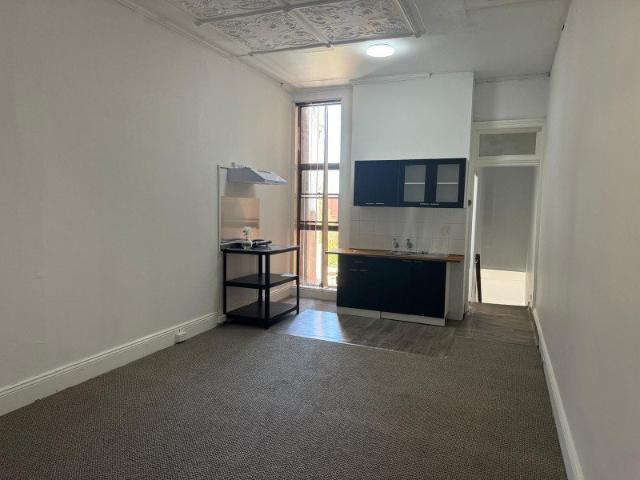 Spacious 1 Bedroom + Study Apartment in a Prime Location