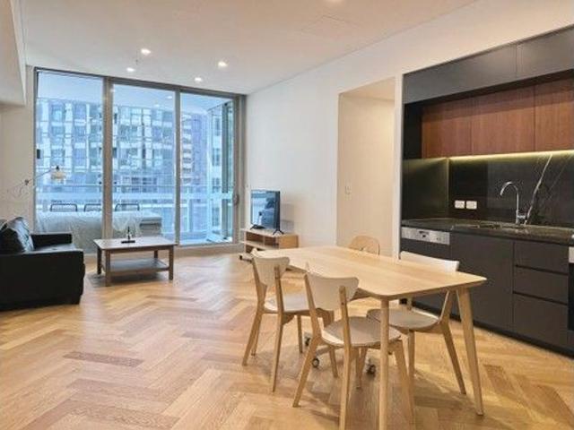 Big End of Town uber apartment c/w study. Ready for new owner