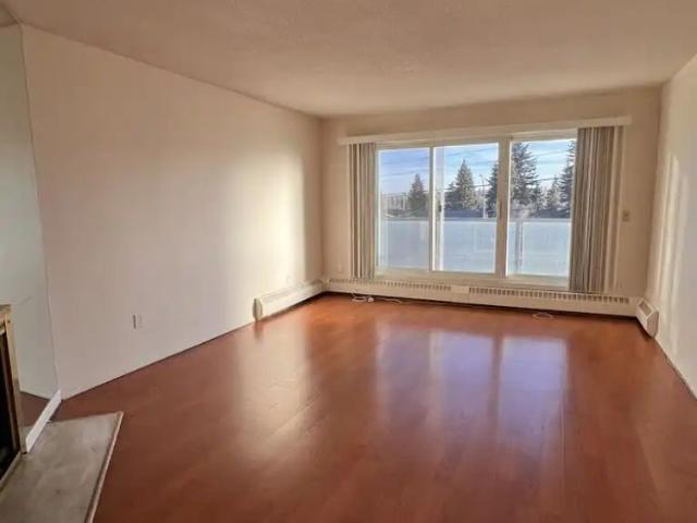 Spacious 1 Bedroom + Underground Parking Great Value, Ready Now — 1 Bedroom Condo Unit
