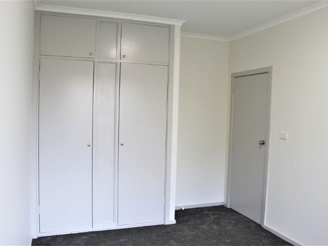 SPACIOUS 1 BEDROOM UNIT!