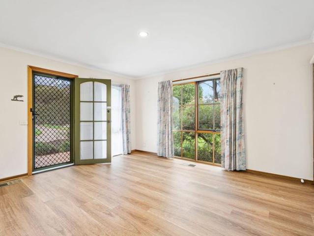 SPACIOUS 1 BEDROOM UNIT
