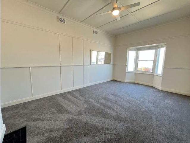 Spacious 1 Bedroom Unit