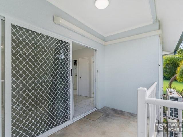 Spacious 1 Bedroom Unit in Secure Complex