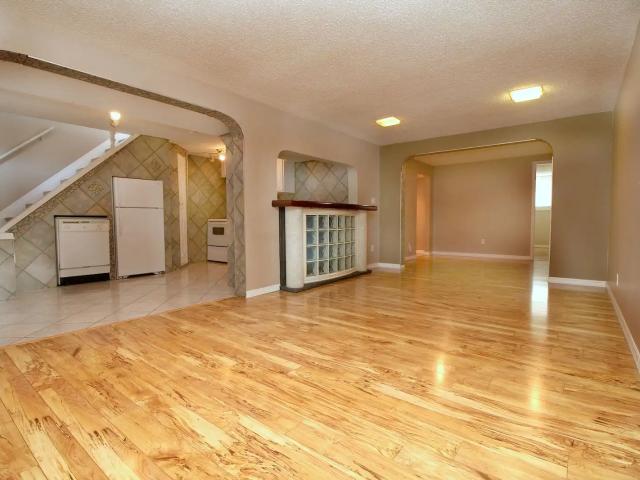 Spacious 1 BR plus den, Marlborough