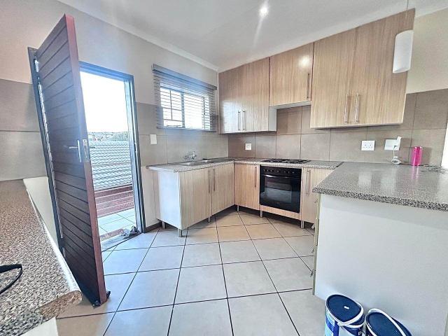Spacious 1st Floor,2bedrooms 1 full bathroom