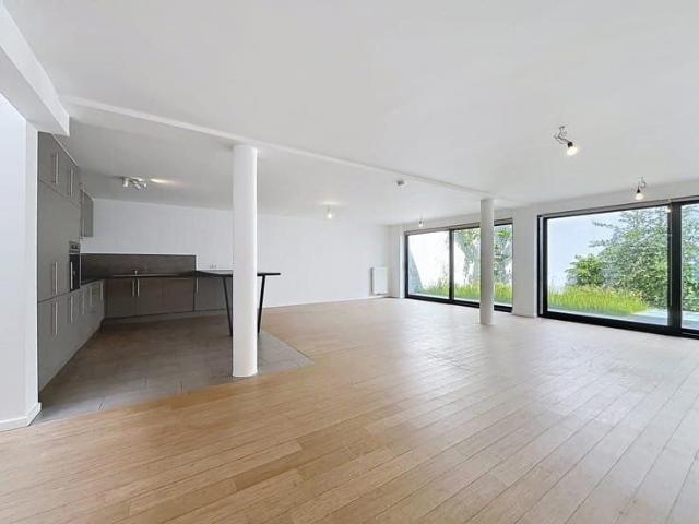 Spacious ± 262 sqm House with Garden and Parking Space