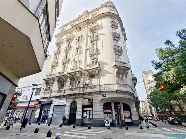 Spacious 2 Main Rooms in the heart of Microcentro – Open Corner View