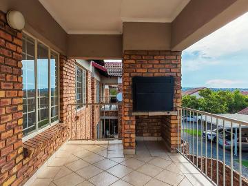 Spacious 2 Bed, 1 Bath First Floor Apartment to Rent in Celtisdal