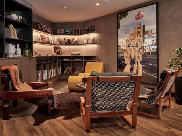Spacious 2 Bed 2 Bath Apartment with City Views!