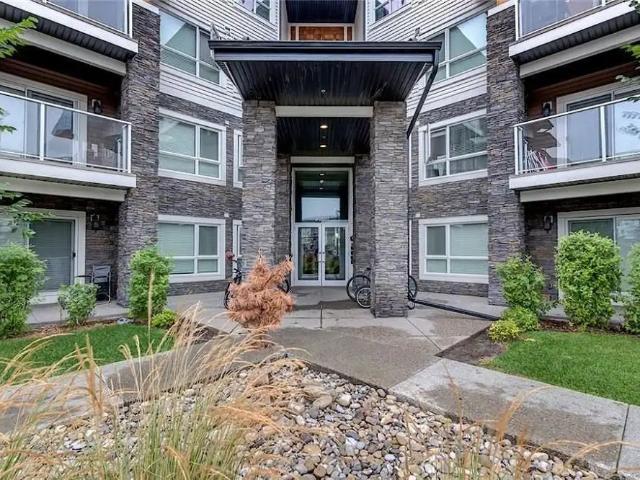 Spacious 2 Bed + 2 Bath + Den Condo + parking in Skyview — 2 Bedrooms+ Den Condo Unit