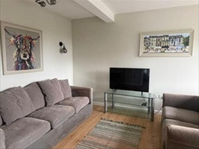 Spacious 2 Bed, 2 Bath Flat – Family / 2 sharers