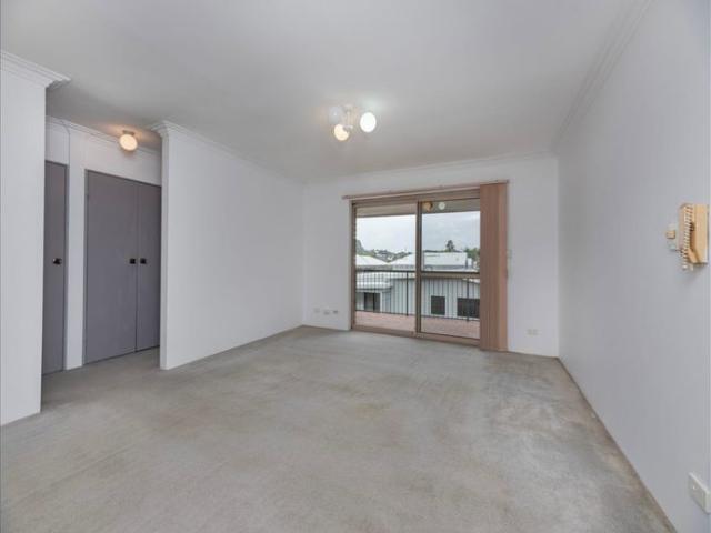 Spacious 2 Bed, 2 Bath Unit in a Prime Lifestyle Location