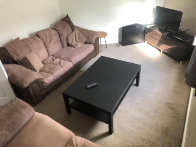 Spacious 2 bed furnished flat