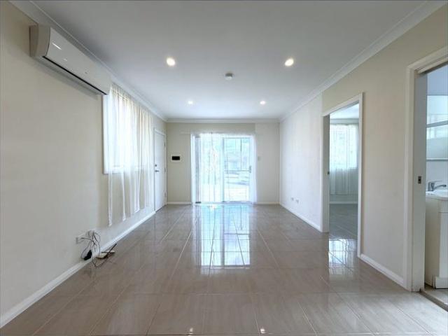 Spacious 2 bed granny flat in quiet street