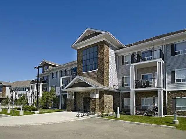 Spacious 2 Bed + Loft | 2 Full Baths | Vaulted Ceilings | South Terwillegar — 2 Bedrooms Condo Unit