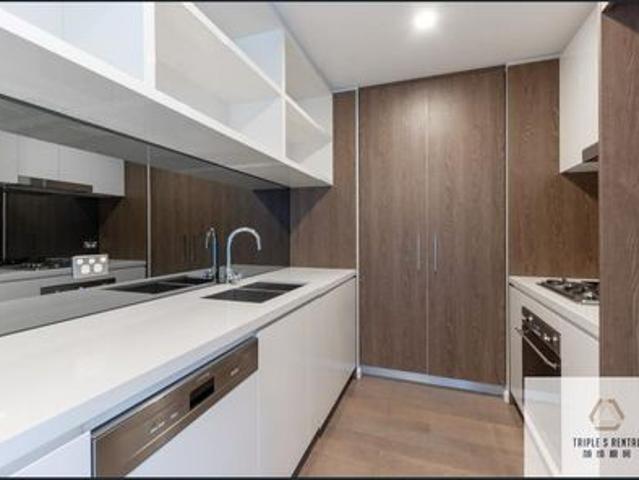 Partial Furnished 2 bed rooms Apartment located in Central Zetland