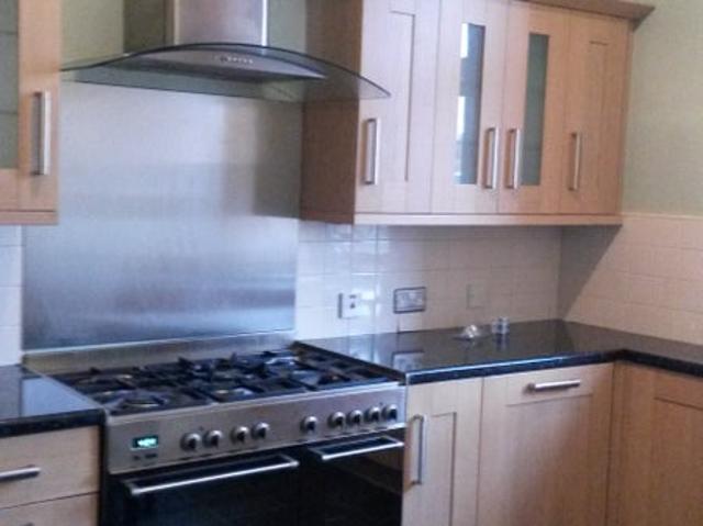 Spacious 2 Bed Southside Flat | Newly Refurbished