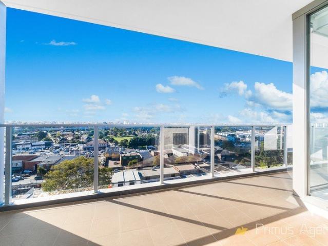 SPACIOUS 2 BED + STUDY SUNNY APARTMENT IN THE HEART OF GREENVILLE