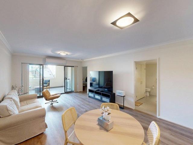 Spacious 2 Bedroom/2 Bathroom Apartment with New Wood Flooring!