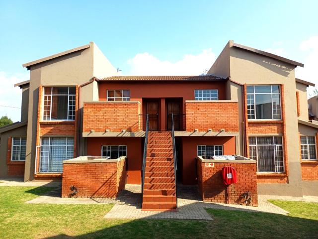 Spacious 2 Bedroom 2 Bath unit in Honeydew