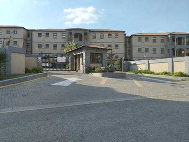 spacious 2 bedroom 2 bathroom 1st fl.