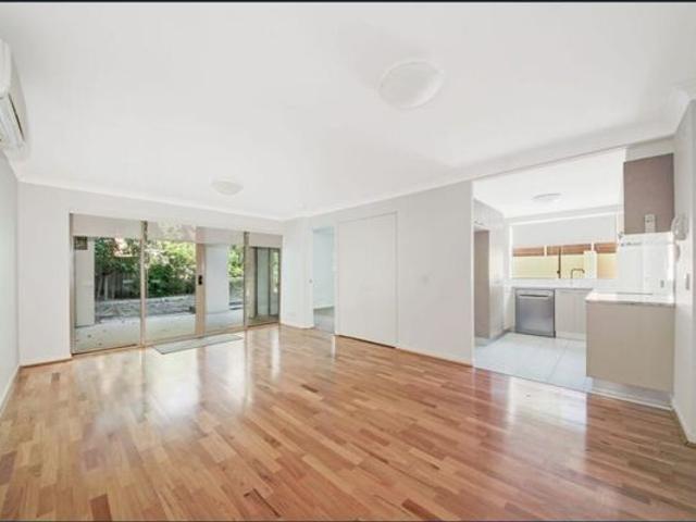 Spacious 2 Bedroom, 2 Bathroom Unit with Large Courtyard – Fantastic Location!
