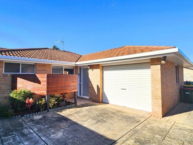 Spacious 2 Bedroom, 2 Bathroom Villa in a Quiet Location!