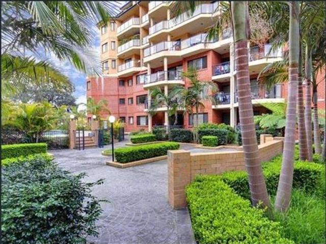 “SPACIOUS 2 BEDROOM, 2 BATHROOM APARTMENT, WALK TO RAIL!”