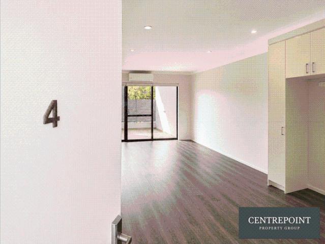 Spacious 2 Bedroom, 2 Bathroom Apartment with Balcony