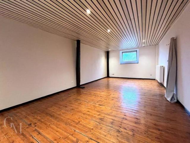 Spacious 2 Bedroom Apartment in Charleroi